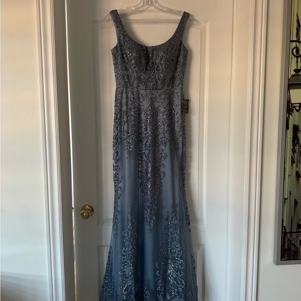 Elegant Gray Lace Evening Dress